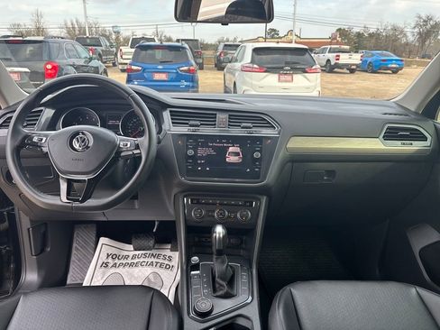 Used 2020 Volkswagen Tiguan SE image 13