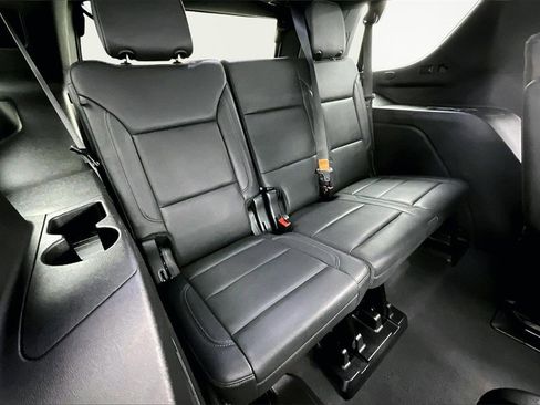 Used 2024 Chevrolet Tahoe Z71 w/ Luxury Package image 28