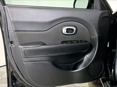 Used 2019 Kia Soul image 23