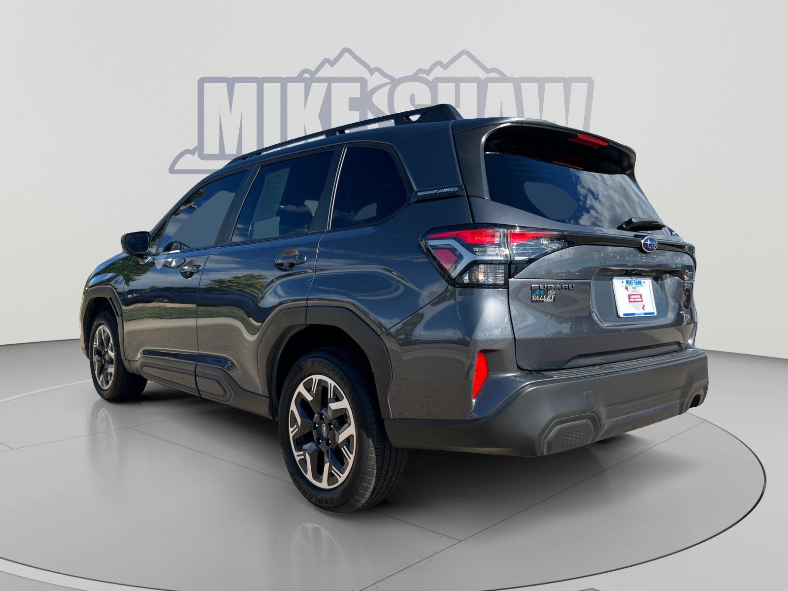 Used 2025 Subaru Forester Premium w/ Convenience Package #1 AWD/4WD image 3