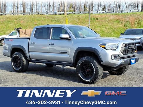 Used 2021 Toyota Tacoma TRD Off-Road image 1