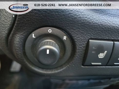 Used 2017 Jeep Wrangler Unlimited Sahara AWD/4WD image 23