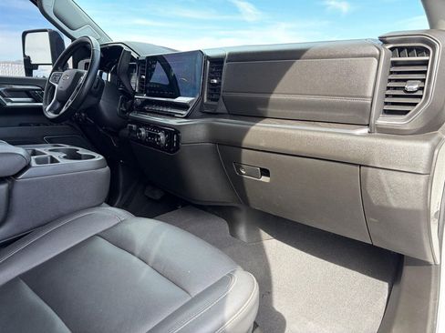 Used 2024 Chevrolet Silverado 2500 LTZ AWD/4WD image 25