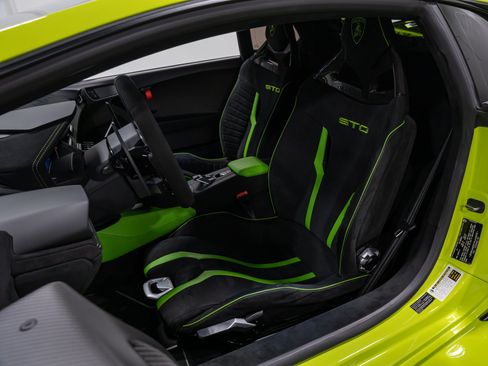 Used 2023 Lamborghini Huracan STO RWD image 38