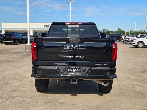 Used 2025 GMC Sierra 2500 Denali Ultimate image 5