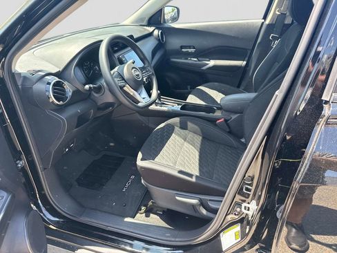 Certified 2023 Nissan Kicks SV FWD image 18