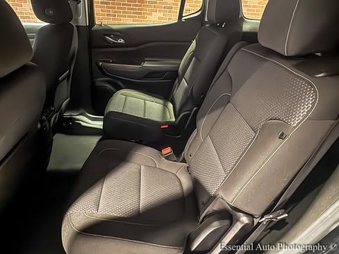 Used 2023 GMC Acadia SLE w/ Elevation Edition image 15