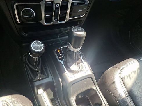 Used 2022 Jeep Wrangler Unlimited Sahara w/ LED Lighting Group AWD/4WD image 16