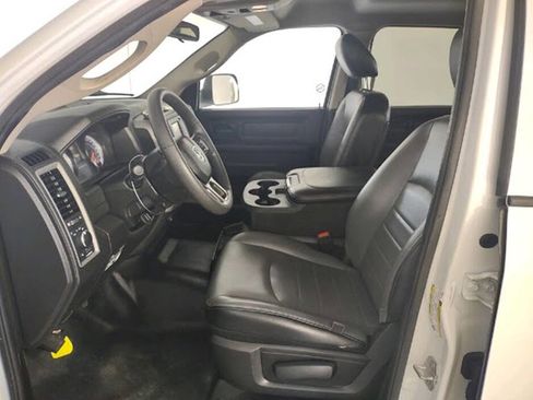 Used 2022 RAM 1500 Tradesman w/ Chrome Appearance Group image 12