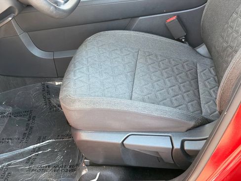 Used 2025 Nissan Kicks SV FWD image 21