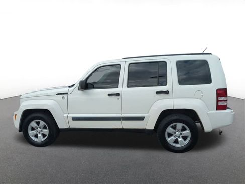 Used 2008 Jeep Liberty Sport image 3