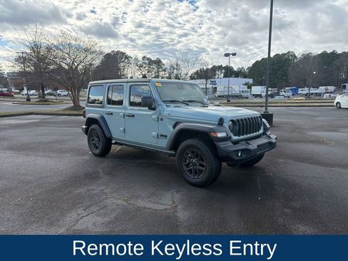 Used 2024 Jeep Wrangler Sport S image 2