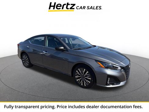 Used 2025 Nissan Altima 2.5 SV FWD image 1