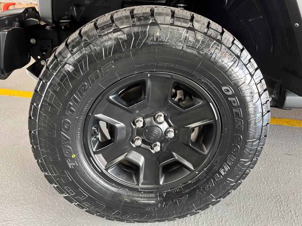 Used 2022 Jeep Gladiator Mojave w/ Cold Weather Group AWD/4WD image 5