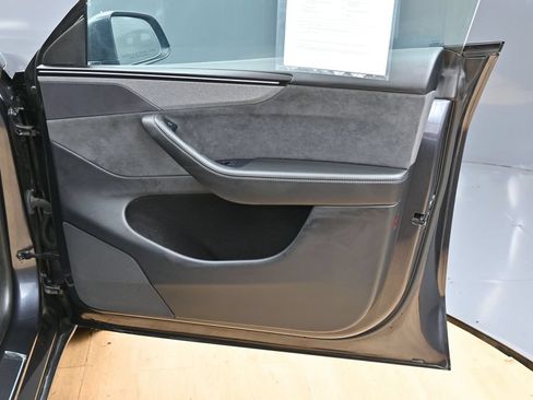 Used 2026 Tesla Model Y Long Range RWD image 30