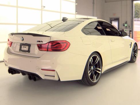Used 2018 BMW M4 Coupe w/ Ultimate Package RWD image 3