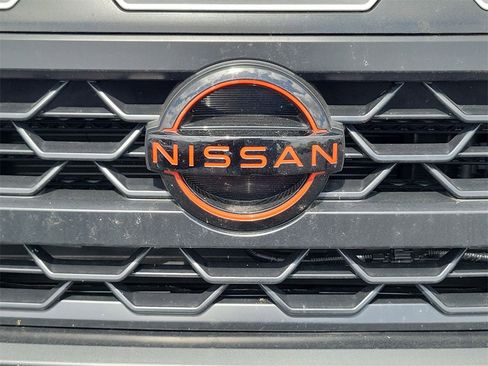 Used 2025 Nissan Frontier PRO-4X image 22