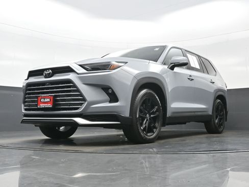 Used 2025 Toyota Grand Highlander AWD Hybrid image 31