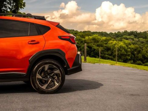 Used 2024 Subaru Crosstrek 2.5i Limited w/ Crosstrek Mirror Package AWD/4WD image 3