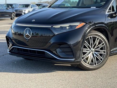 Used 2023 Mercedes-Benz EQS 580 4MATIC SUV image 3