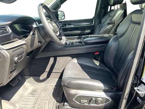 Used 2022 Jeep Wagoneer Series III w/ Premium Group I image 10