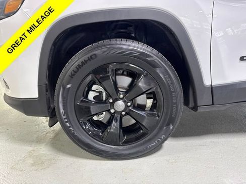 Certified 2021 Jeep Cherokee Latitude Plus AWD/4WD image 9