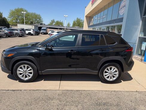 Used 2026 Toyota Corolla Cross LE FWD image 5