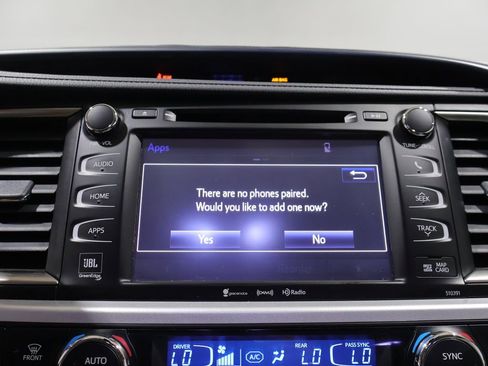 Used 2019 Toyota Highlander Limited AWD/4WD image 26