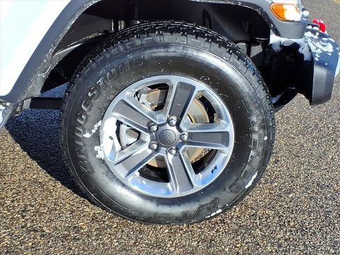 Used 2020 Jeep Wrangler Unlimited Sahara image 10