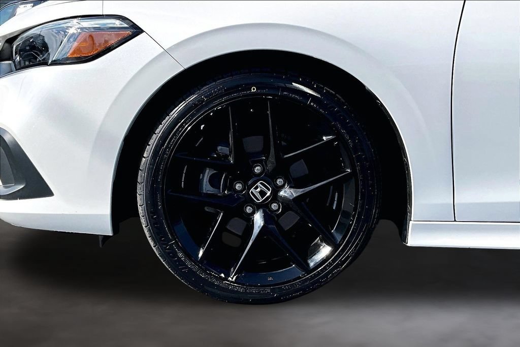 Used 2023 Honda Civic Sport image 9