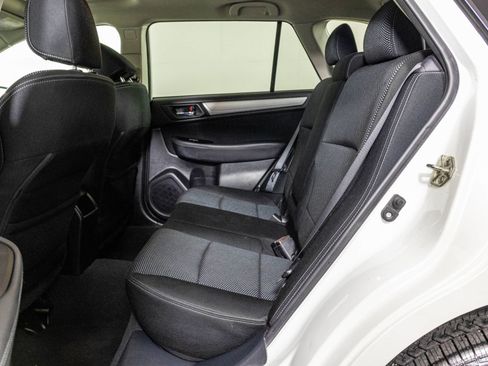 Used 2017 Subaru Outback 2.5i Premium AWD/4WD image 39