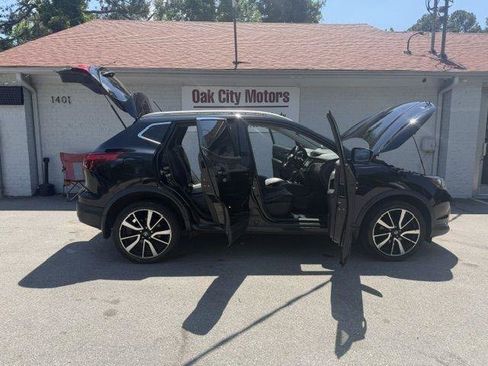Used 2018 Nissan Rogue Sport SL w/ SL Premium Package FWD image 10