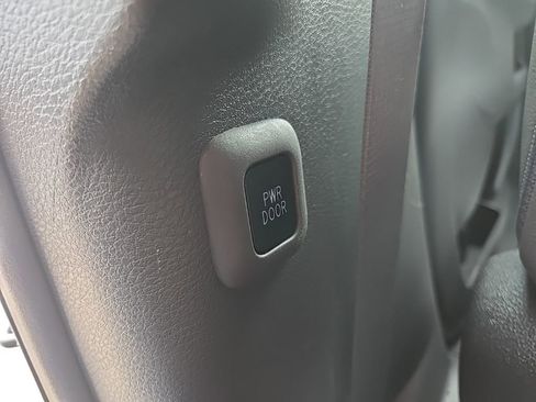 Used 2024 Toyota Sienna XLE image 90