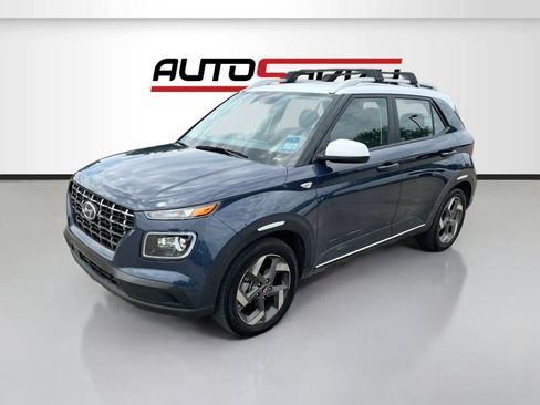 Used 2024 Hyundai Venue Limited FWD image 1
