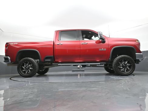 Used 2024 Chevrolet Silverado 2500 LTZ w/ LTZ Texas Edition image 28