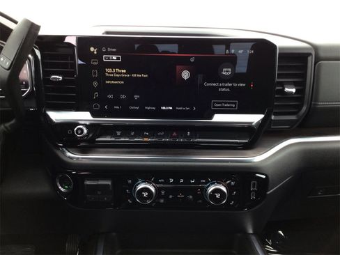 Used 2024 GMC Sierra 2500 SLT w/ SLT Premium Package image 14