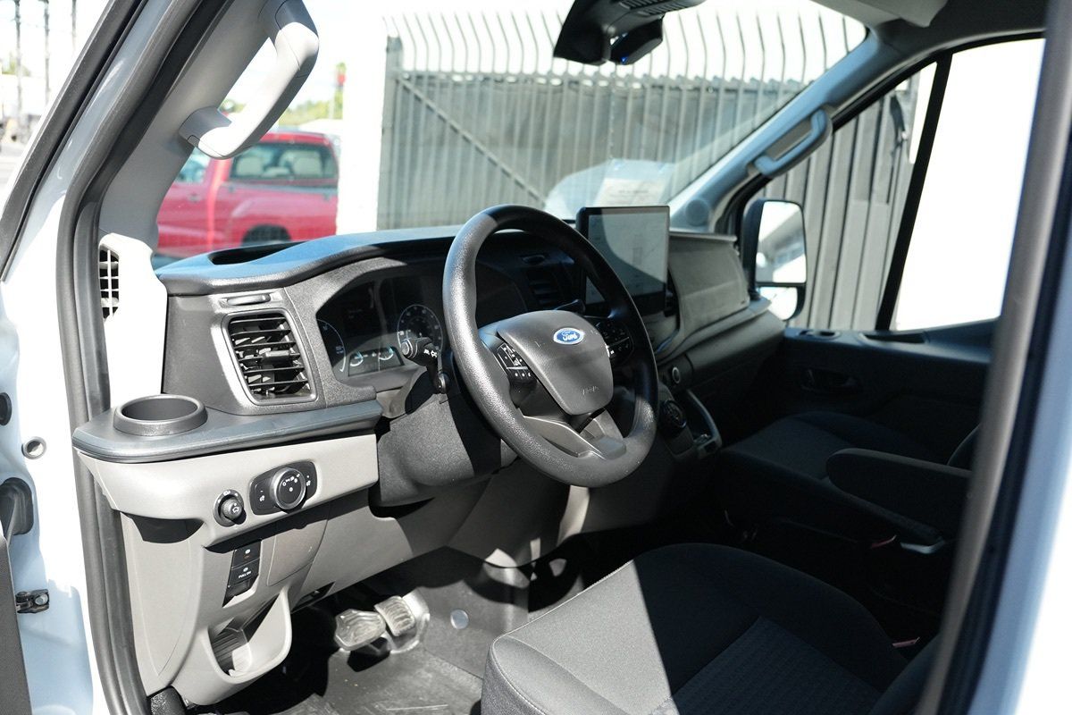 Used 2023 Ford E-Transit Medium Roof RWD image 10