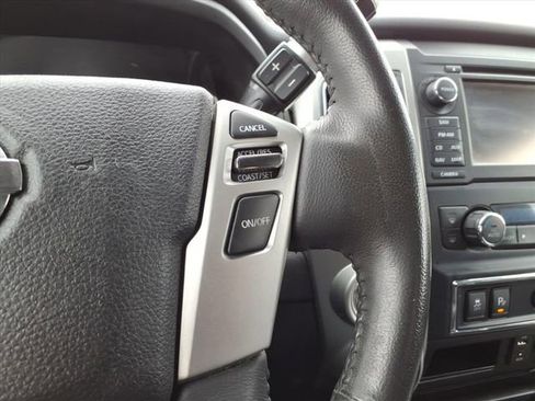 Used 2017 Nissan Titan SV image 22