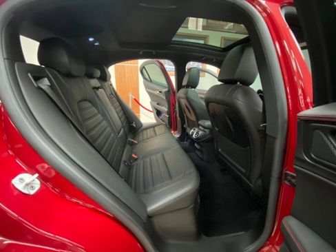 Used 2023 Alfa Romeo Stelvio Estrema image 18