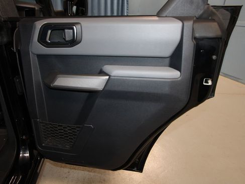 Used 2023 Ford Bronco Black Diamond image 27