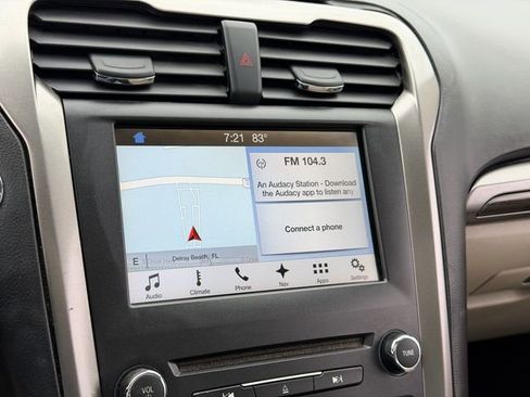 Certified 2017 Ford Fusion SE w/ Fusion SE Technology Package FWD image 19