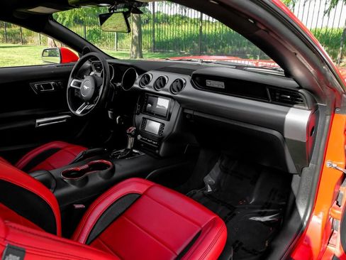 Used 2015 Ford Mustang GT RWD image 16