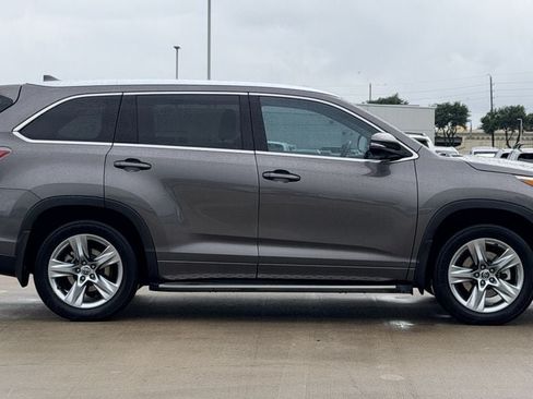 Used 2016 Toyota Highlander Limited FWD image 6