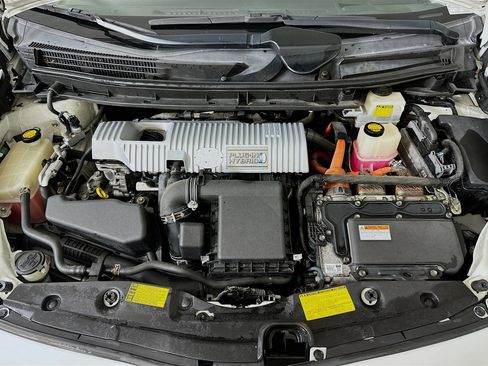 Used 2013 Toyota Prius Prime Advanced image 32