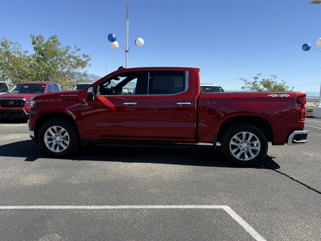 Used 2022 Chevrolet Silverado 1500 LTZ w/ LTZ Convenience Package II AWD/4WD image 8