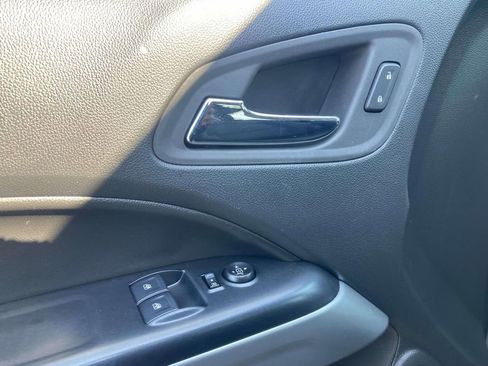 Used 2022 Chevrolet Colorado LT w/ Fleet Safety Package image 18