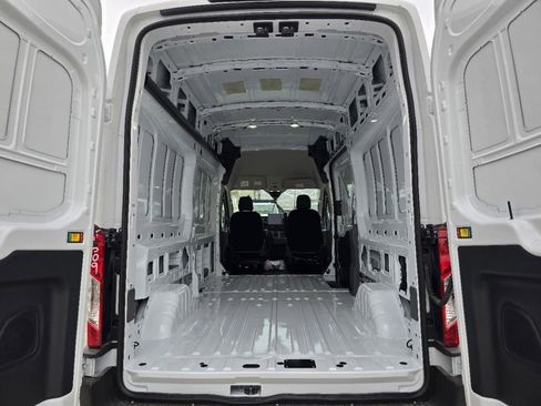 Used 2024 Ford E-Transit 148 High Roof image 26