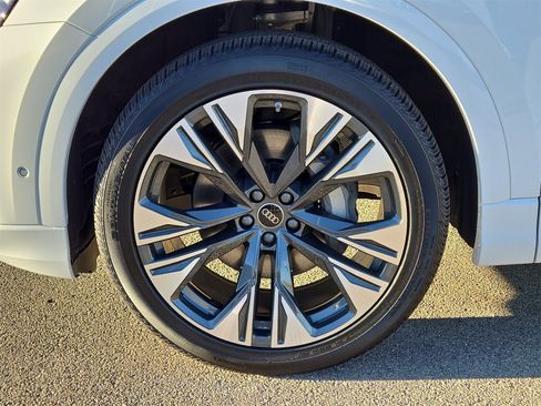 New 2026 Audi Q8 Premium Plus image 11