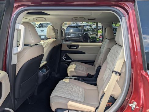 Used 2025 Nissan Armada Platinum Reserve w/ Convenience Package AWD/4WD image 15