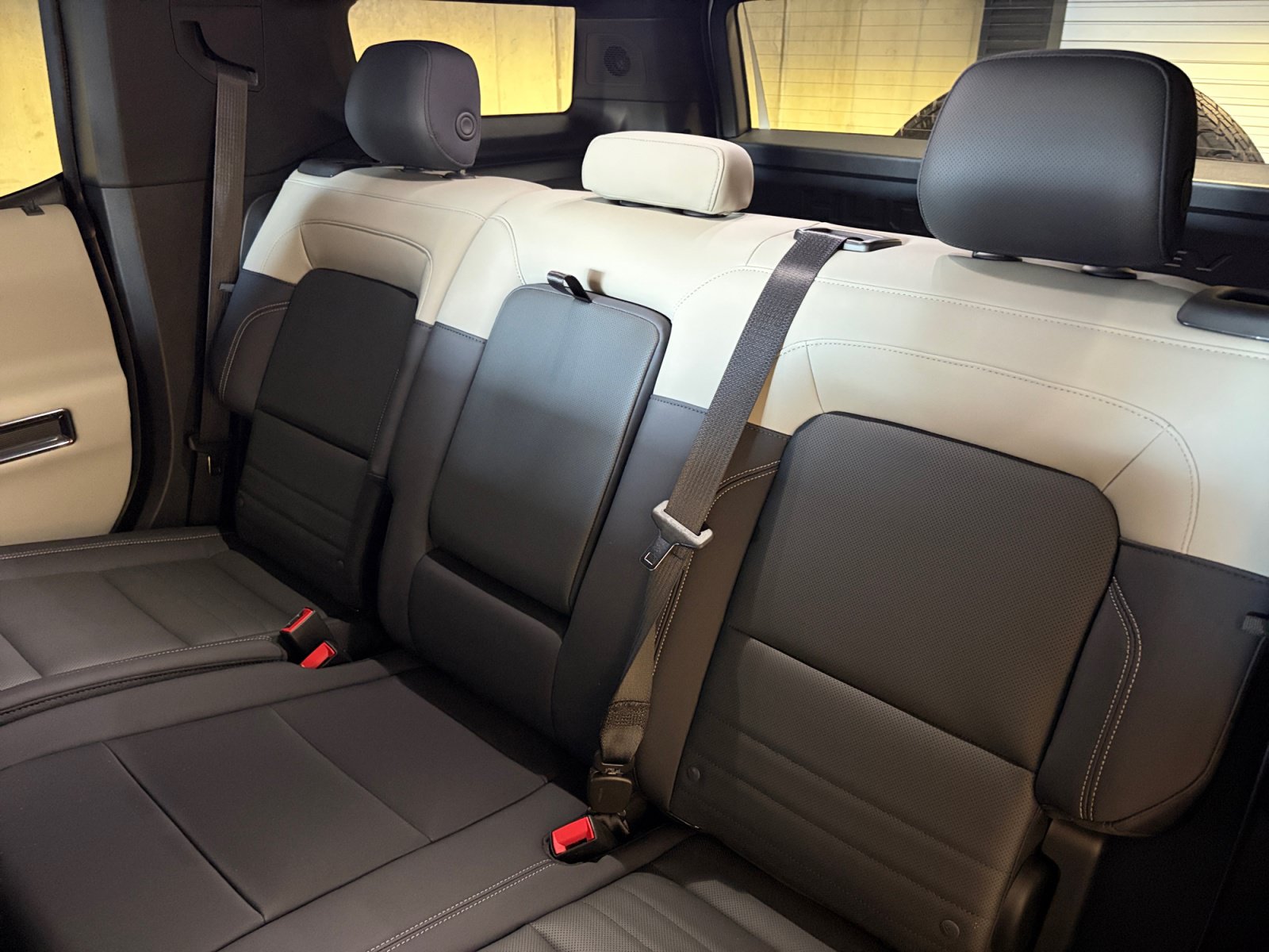 Used 2026 GMC Hummer EV SUV w/ LPO, Sport Package AWD/4WD image 33